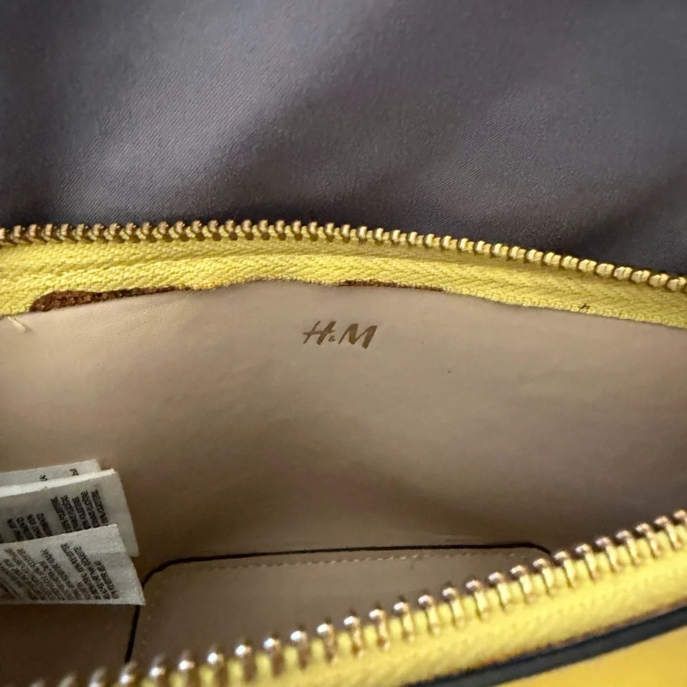 H&M Yellow Crossbody Bag – Sleek Everyday Shoulder Purse